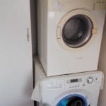 Lavadero - detalle lavadora y secadora.